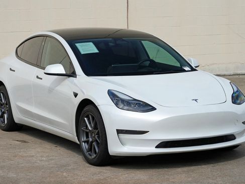 Used 2023 Tesla Model 3 Standard Range RWD image 52