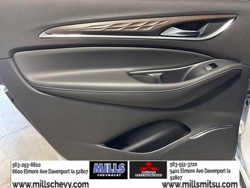 Used 2024 Buick Enclave Avenir w/ Avenir Technology Package AWD/4WD image 12