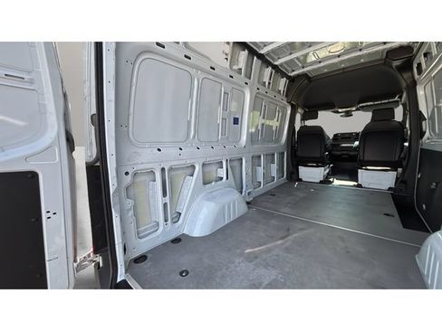 Used 2025 Mercedes-Benz Sprinter 2500 image 36