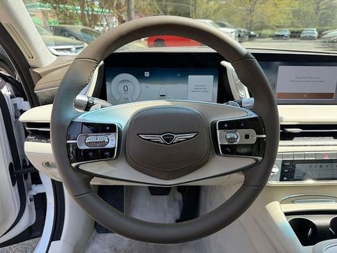 Used 2025 Genesis G90 3.5T image 8