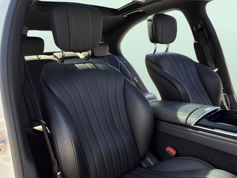 Used 2022 Mercedes-Benz S 500 4MATIC w/ AMG Line Package image 56