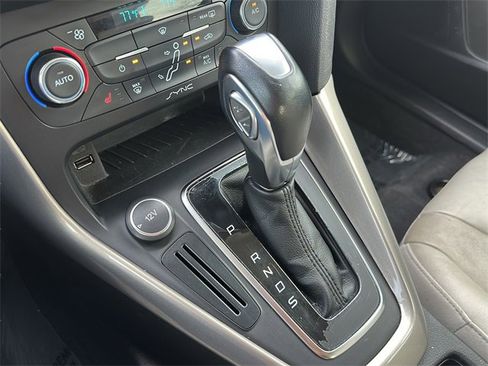 Used 2015 Ford Focus Titanium image 32
