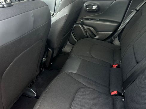 Used 2021 Jeep Cherokee Latitude Plus image 12