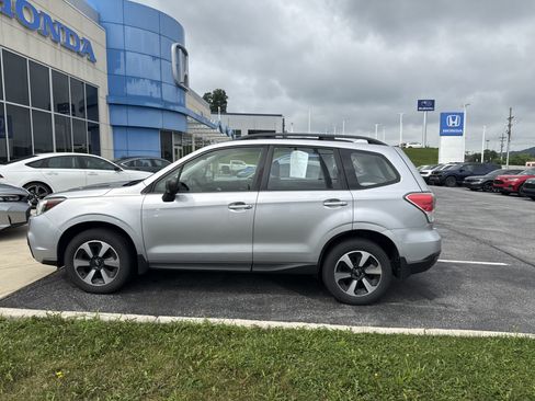 Used 2017 Subaru Forester 2.5i w/ Alloy Wheel Package AWD/4WD image 6