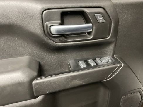 Used 2019 Chevrolet Silverado 1500 Custom w/ Custom Value Package image 11