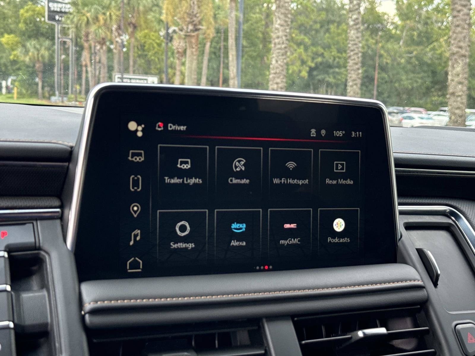 Used 2024 GMC Yukon AT4 w/ Technology Package AWD/4WD image 19