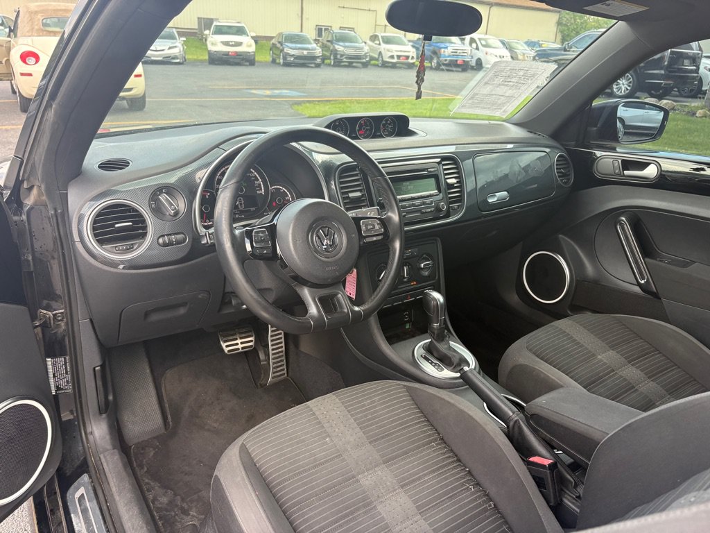 Used 2015 Volkswagen Beetle R-Line FWD image 12