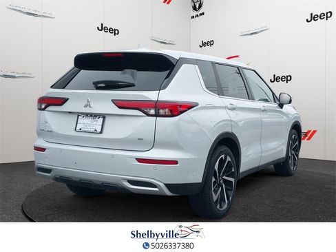 Used 2024 Mitsubishi Outlander SE image 6