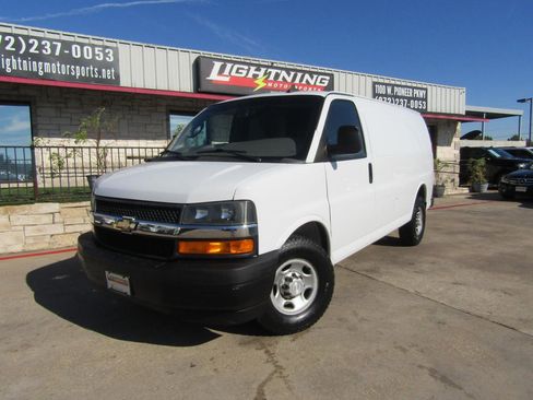 Used 2018 Chevrolet Express 3500 w/ Driver Convenience Package image 1