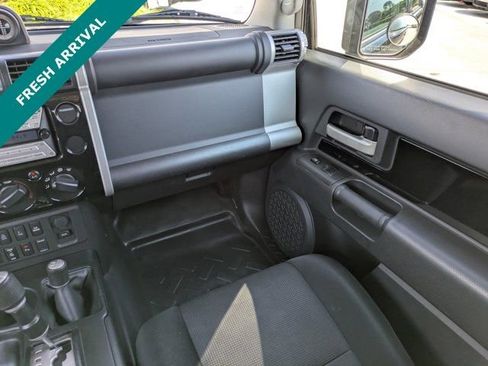 Used 2010 Toyota FJ Cruiser 4WD image 17