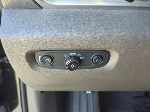 Used 2020 Chevrolet Traverse Premier FWD image 10