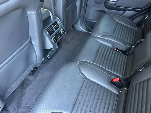 Used 2025 Land Rover Discovery S AWD/4WD image 30