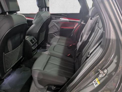 Certified 2025 Audi Q5 2.0T Premium Plus w/ Premium Plus Package image 18