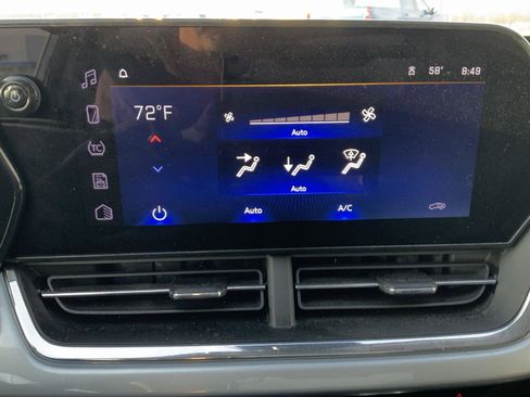 Used 2025 Chevrolet Trax LT w/ LT Convenience Package image 39