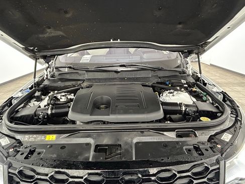Used 2023 Land Rover Discovery HSE R-Dynamic AWD/4WD image 45
