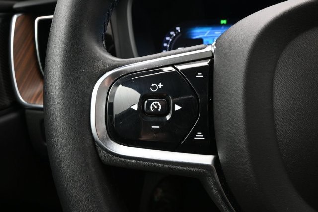 Used 2024 Volvo XC60 B5 Plus w/ Protection Package Premier AWD/4WD image 26
