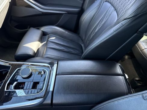 Used 2023 BMW X7 xDrive40i image 19