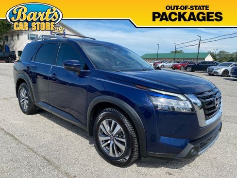 Used 2022 Nissan Pathfinder SL AWD/4WD image 1
