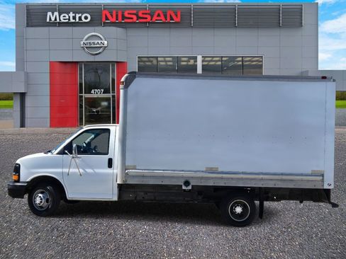 Used 2006 Chevrolet Express 3500 image 3