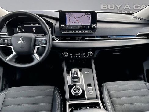 Used 2023 Mitsubishi Outlander 4WD Plug-In Hybrid image 16