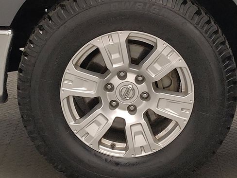 Used 2017 Nissan Titan SV image 31