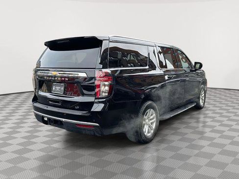 Used 2023 Chevrolet Suburban LT image 3