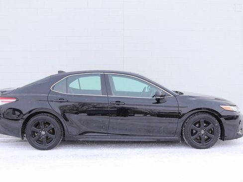 Used 2018 Toyota Camry XSE image 2