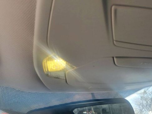 Used 2017 Ford Escape SE image 16