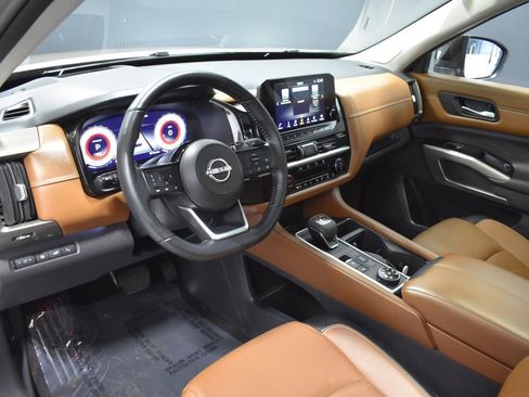 Certified 2023 Nissan Pathfinder Platinum AWD/4WD image 4