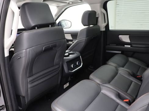 Used 2025 Ford Expedition Active AWD/4WD image 11
