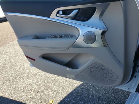 New 2026 Genesis G70 2.5T Prestige image 19