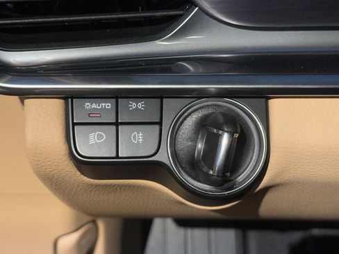 Used 2022 Porsche Panamera Platinum Edition image 28