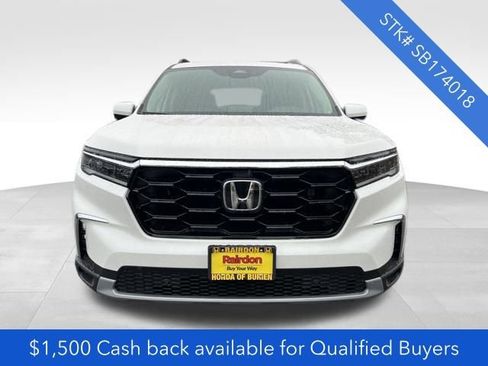 New 2025 Honda Pilot Touring image 2