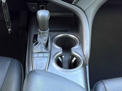 Used 2022 Toyota Camry SE image 24