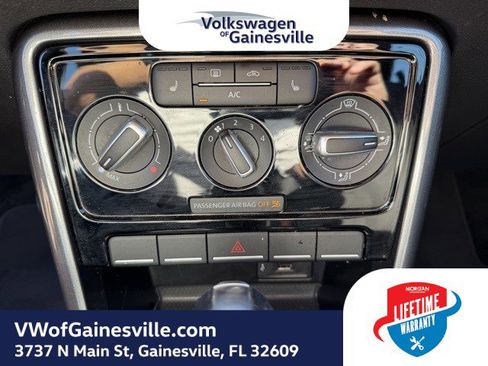 Used 2019 Volkswagen Beetle 2.0T S image 21