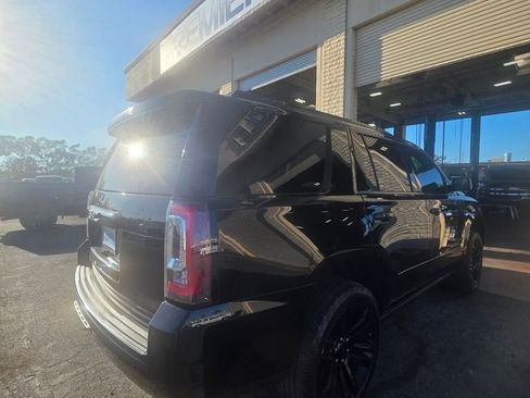 Used 2020 GMC Yukon Denali w/ Denali Ultimate Package image 3