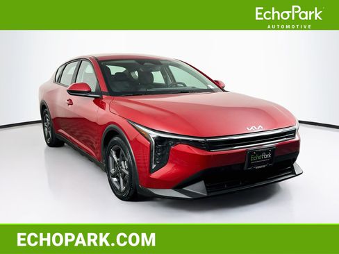 Used 2025 Kia K4 FWD image 1