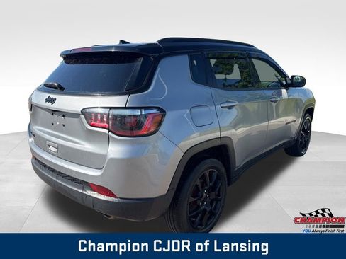 Used 2022 Jeep Compass Latitude w/ Convenience Group AWD/4WD image 8