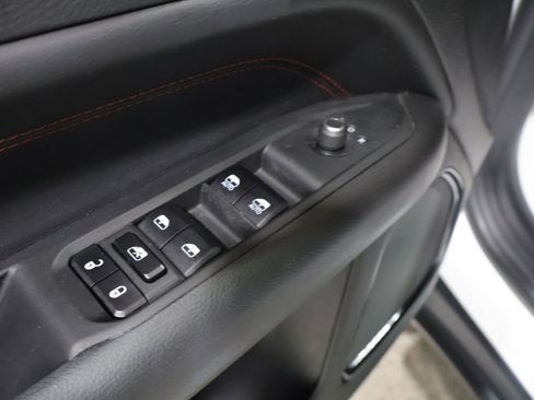 Used 2022 Jeep Compass Trailhawk w/ Trailhawk Elite Group AWD/4WD image 15