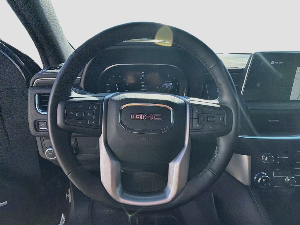 Used 2024 GMC Yukon SLT w/ SLT Luxury Package RWD image 11