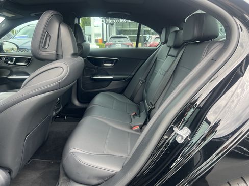Used 2025 Mercedes-Benz C 300 4MATIC Sedan image 34