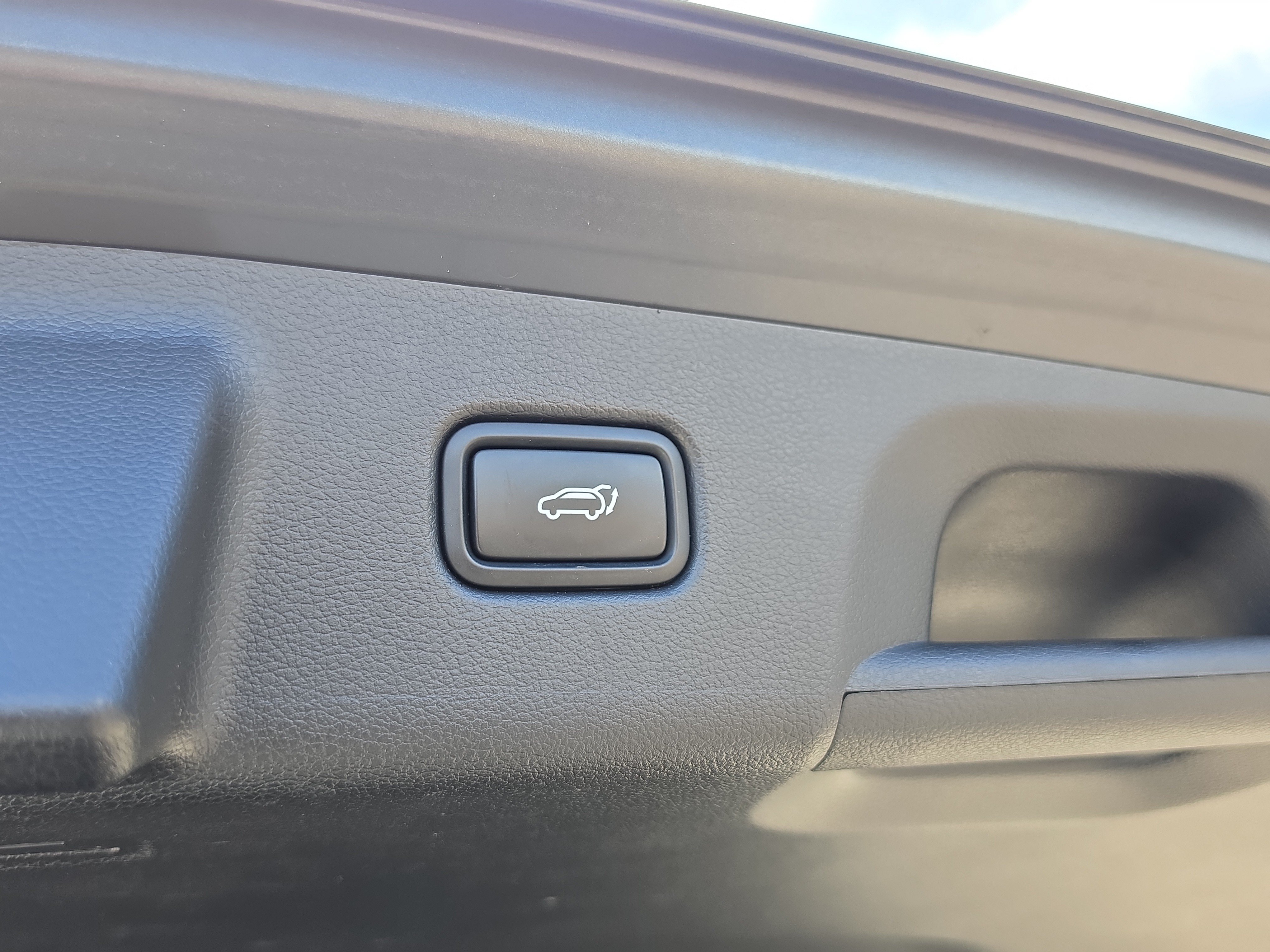 Used 2022 Hyundai Palisade Limited FWD image 11