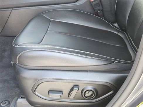 Used 2023 Jeep Grand Cherokee L Limited image 23