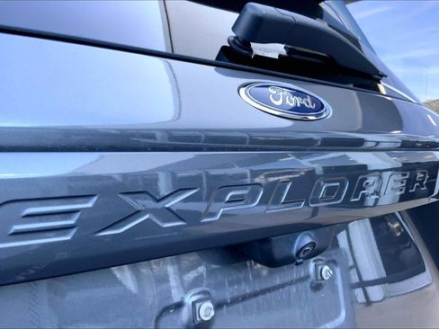 Used 2021 Ford Explorer XLT w/ Equipment Group 202A image 19