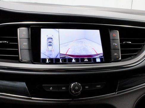 Used 2024 Buick Enclave Premium image 2