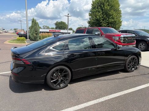 Used 2025 Honda Accord Touring image 3