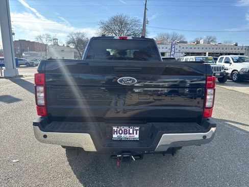 Certified 2022 Ford F350 XLT w/ XLT Value Package image 4
