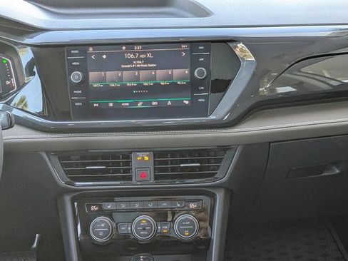 Used 2022 Volkswagen Taos SEL image 16