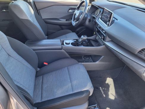 Used 2023 Nissan Rogue SV image 24