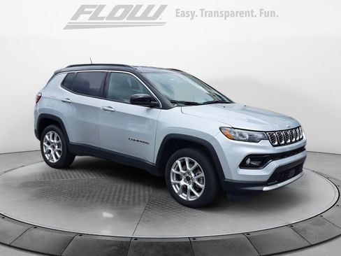 Used 2025 Jeep Compass Limited AWD/4WD image 1